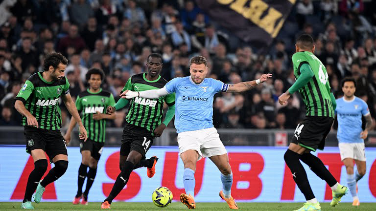 لاتسيو يؤجل تتويج نابولي بلقب الدوري الإيطالي