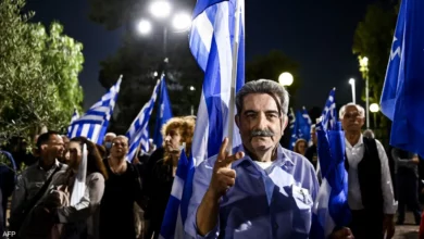 فتح مراكز الاقتراع للتصويت في الانتخابات البرلمانية باليونان