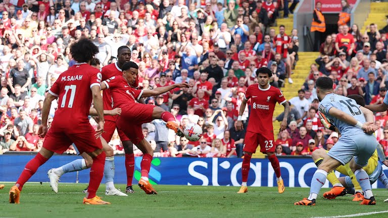 ليفربول ينجو من فخ أستون فيلا بهدف قاتل