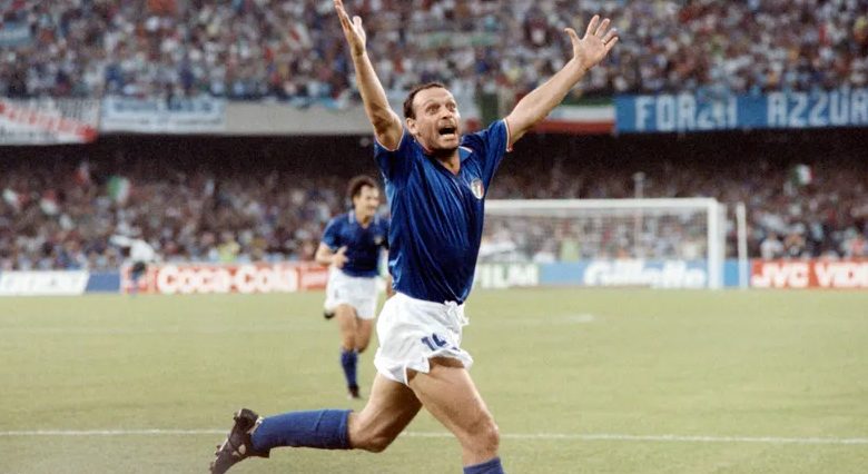 وفاة المهاجم السابق سالفاتوري "توتو" سكيلاتشي هدّاف كأس العالم 1990 اليوم الأربعاء عن عمر يناهز 59 عاما بعد صراع طويل مع المرض